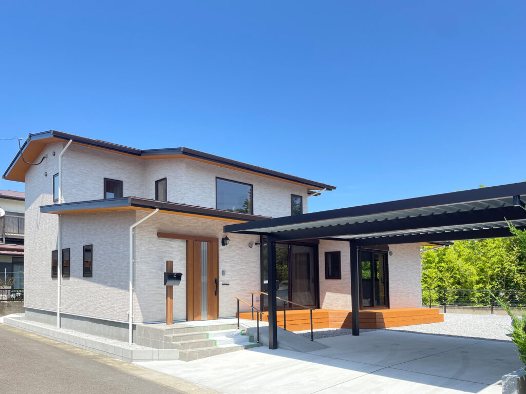 親子･子･孫世代が心穏やかに末永く暮らしたい　２匹の猫も一緒に家族みんなが幸せに暮らせる家。